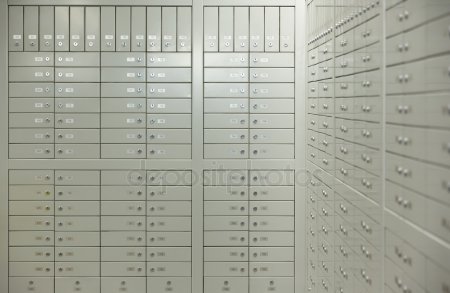 wells fargo bank with safe deposit box